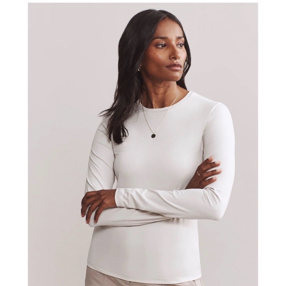 NWT Rhone Ultimate Layer Long Sleeve Tee – XS – Sand